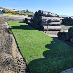 WINTER SALE! ONLY $150 PER ROLL / USED ARTIFICIAL GRASS / SYNTHETIC GRASS