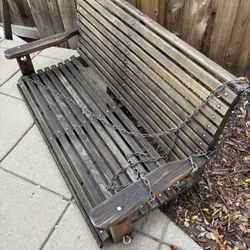 WOODEN SWING WITH CHAIN