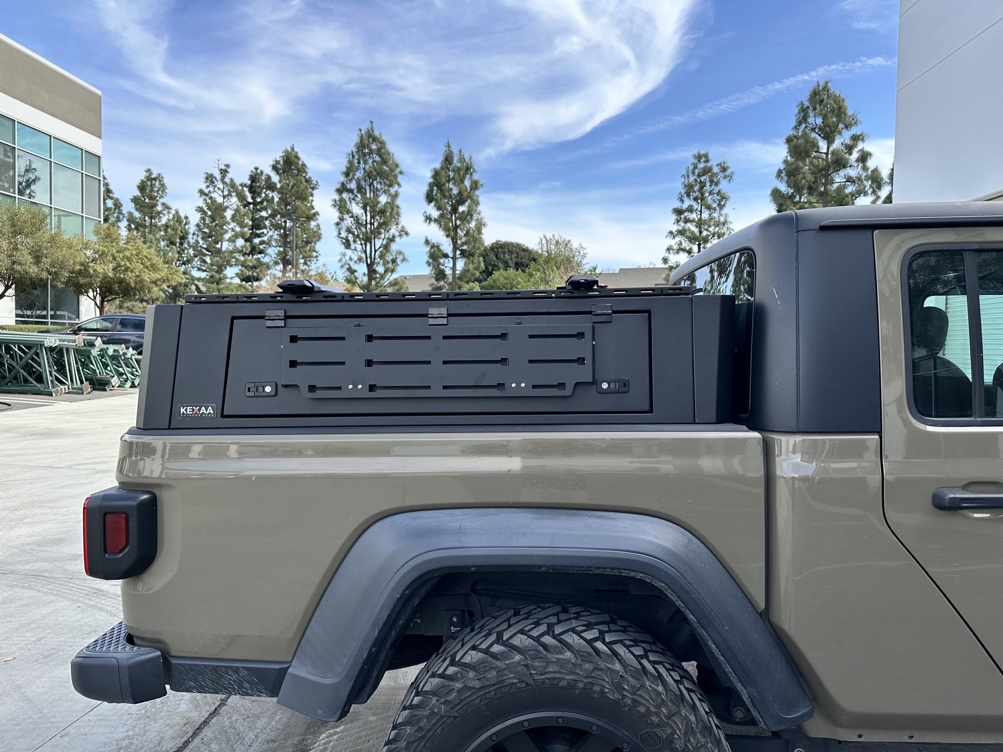 20-25 Jeep Gladiator Aluminum Truck Cap Camper Shell