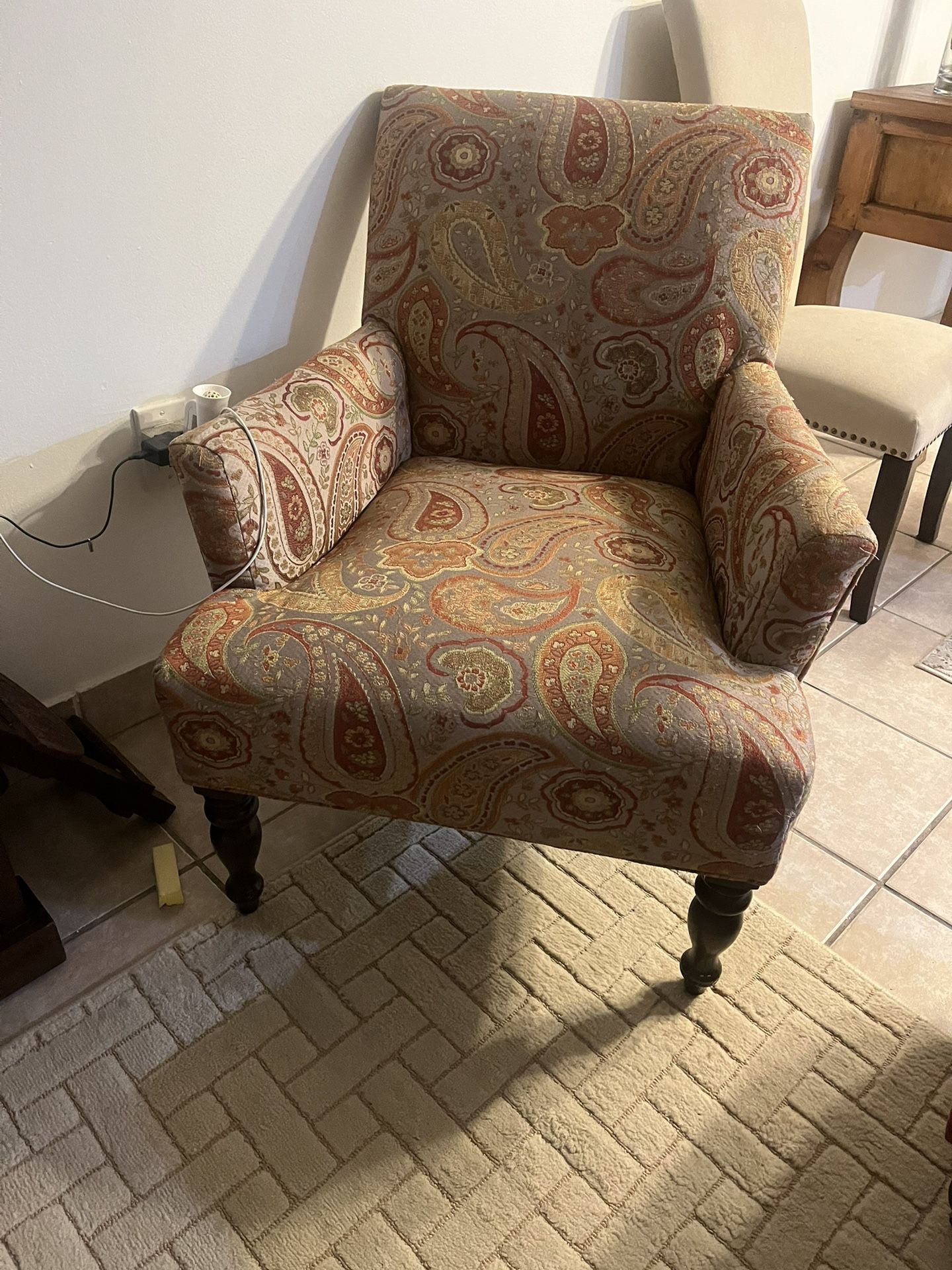 Small Sofa Like Chair 