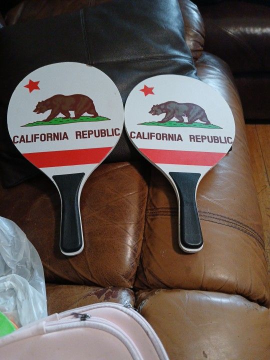 California Republic Paddleball Set With Paddle Covers 