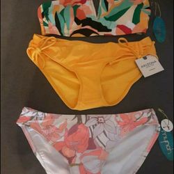  Women's 2 Piece Swimwear-Swimsuit Top & Hipster Bikini Bottoms. *NWT* Lot Of 3. ALL $20.