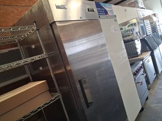 Avantco Single Door Stainless Steel Reach-In Refrigerator