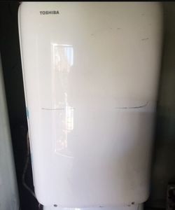 Toshiba 8000 BTU portable air conditioner