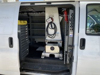 2006 Chevy Express 3500 Boom Truck