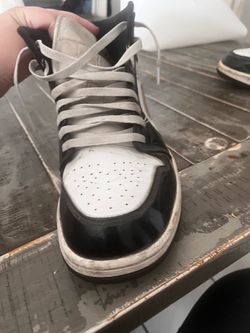 Air Jordan 1 Mid SE Patent "Black White Gold"
