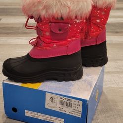 Dream Pairs Snow Boots, Size 2