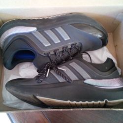 Adidas Znsara Size 9 Womens