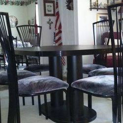 Table &6 chairs  good condition