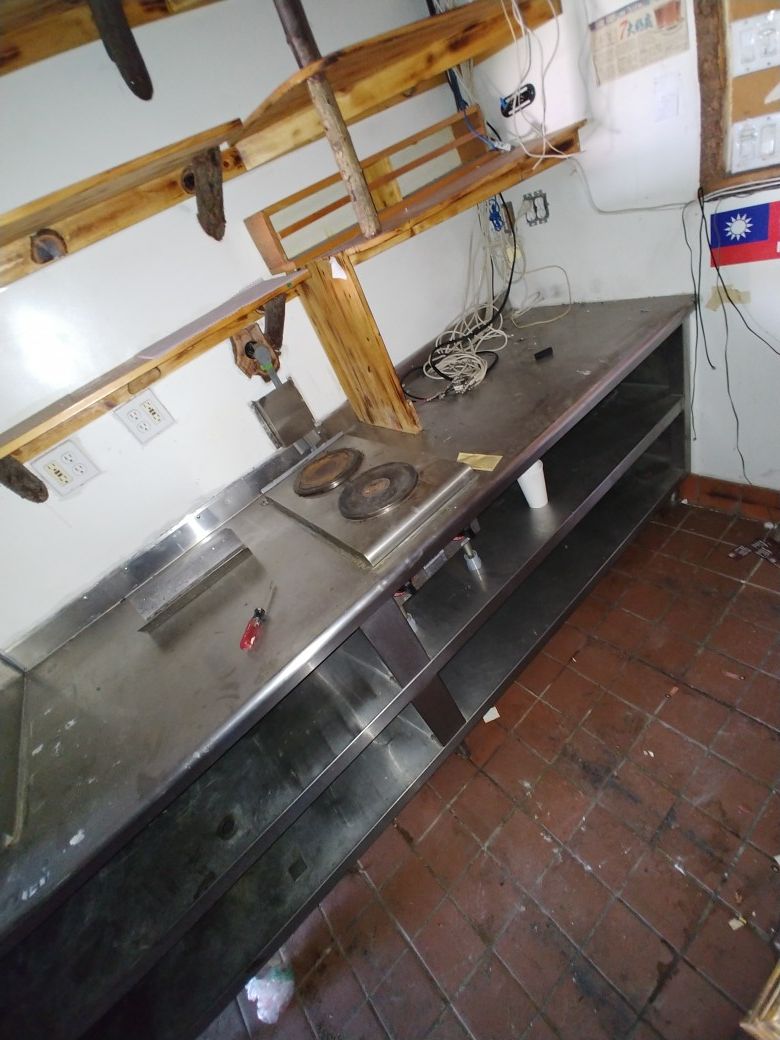 Two burner electric plate.