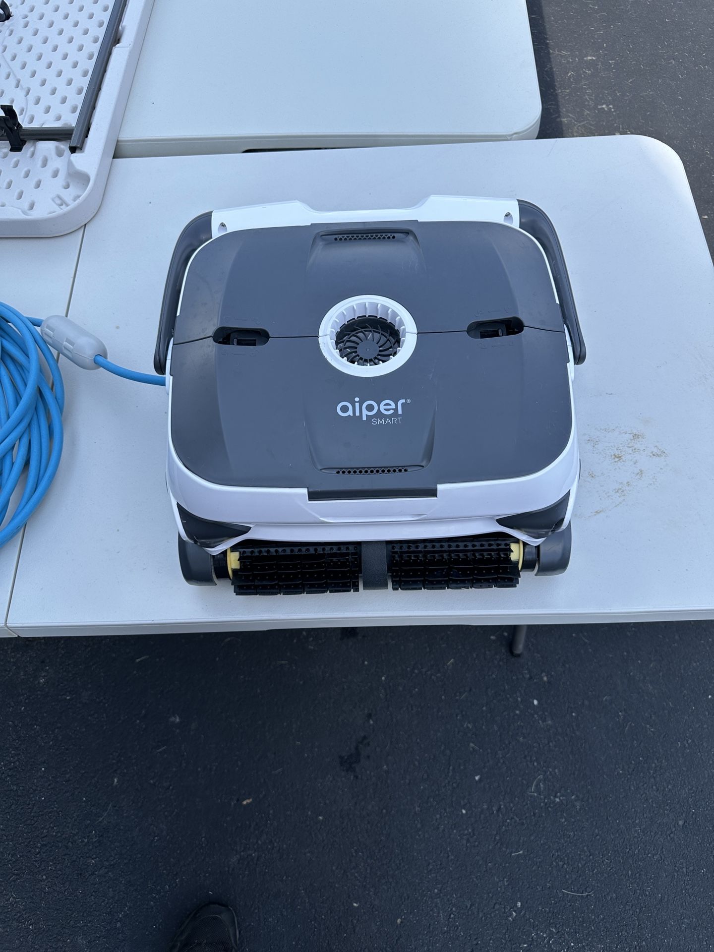 Aiper Smart Pool Vacuum Cleaner (for parts only)