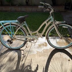 Schwinn Beach Cruiser Women’s