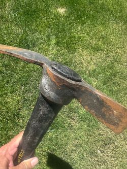 Nice pick axe fiberglass handle