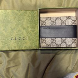 Gucci GG Supreme Wallet Beige/Ebony