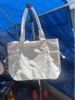 Alo light, beige tote