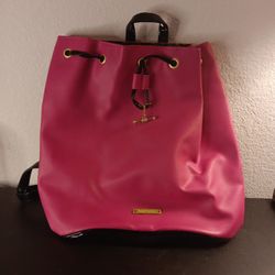 Juicy Couture Pink Leather Medium Backpack

Introducing a stylish addition to your bag collection - the Juicy Couture Pink Leather Medium Backpack. 