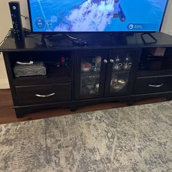 Entertainment Table 