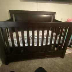 baby crib