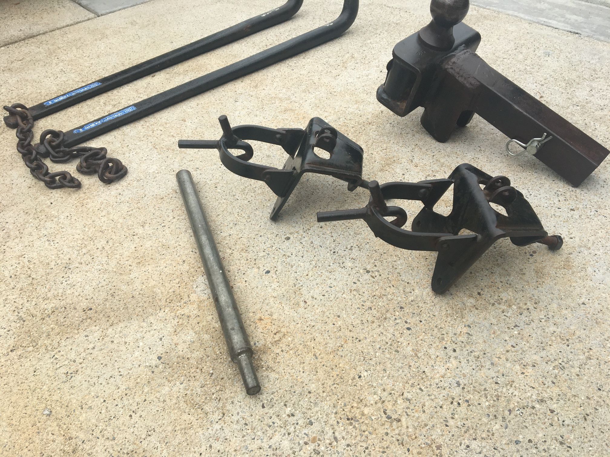 Towing Weight Distribution Trailer Hitch EAZ-LIFT