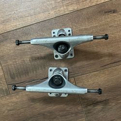 Gullwing mission 1 trucks for skateboarding