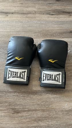 Boxing gloves