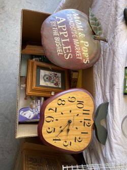 Apple Themed Clock/decor