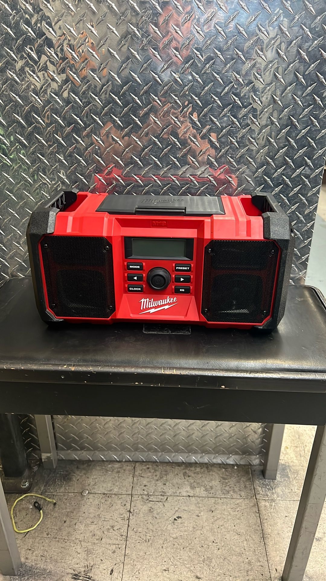 Milwaukee 2890-20 18v Cordless Jobsite Radio