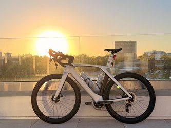 TREK MADONE SLR 7 ETAP GEN 7 SATIN QUICKSILVER 56cm – ROAD RACE BIKE