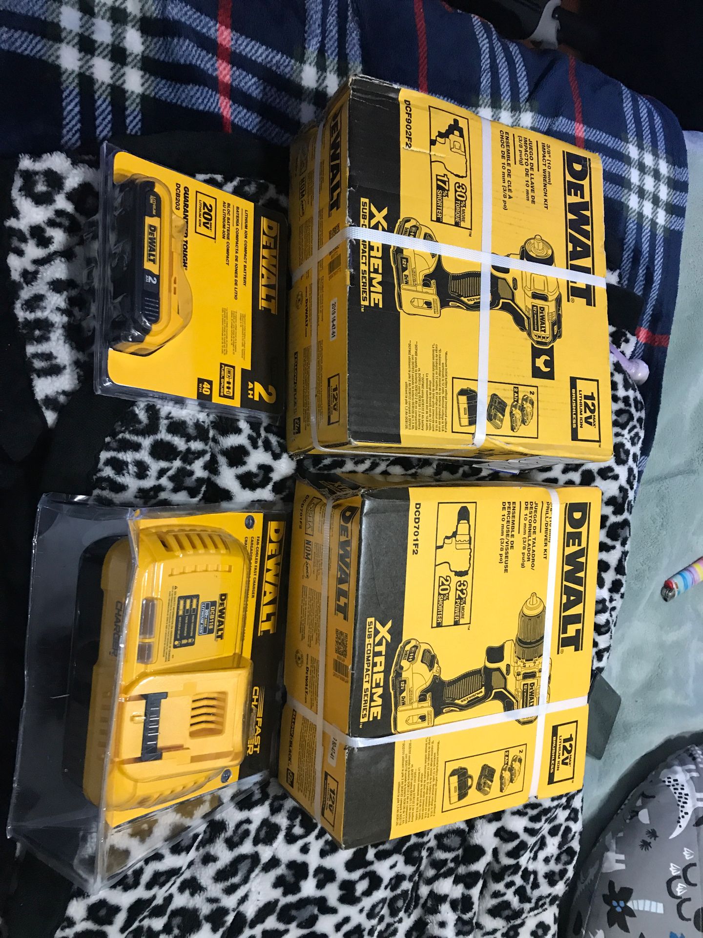 Dewalt impact wrench kit 3/8 drill driver kit from extreme sub compact series And fast charger and extra 20V battery