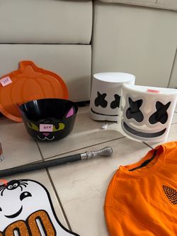Halloween 🎃 Items prices on photos or TAKE ALL YOU SEE FOR $10
