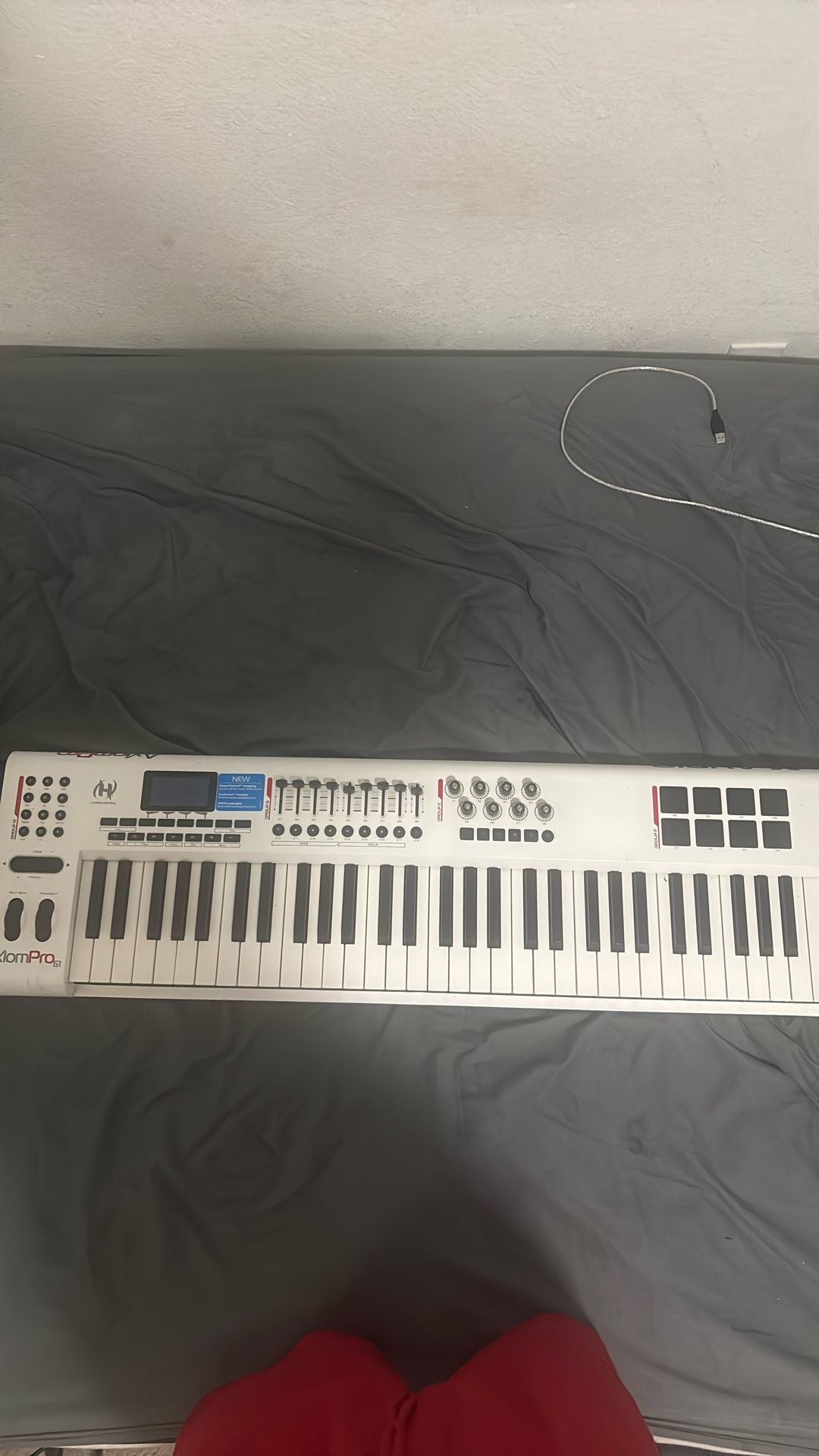 MIDI Producer Controller keyboard, Axlompro61