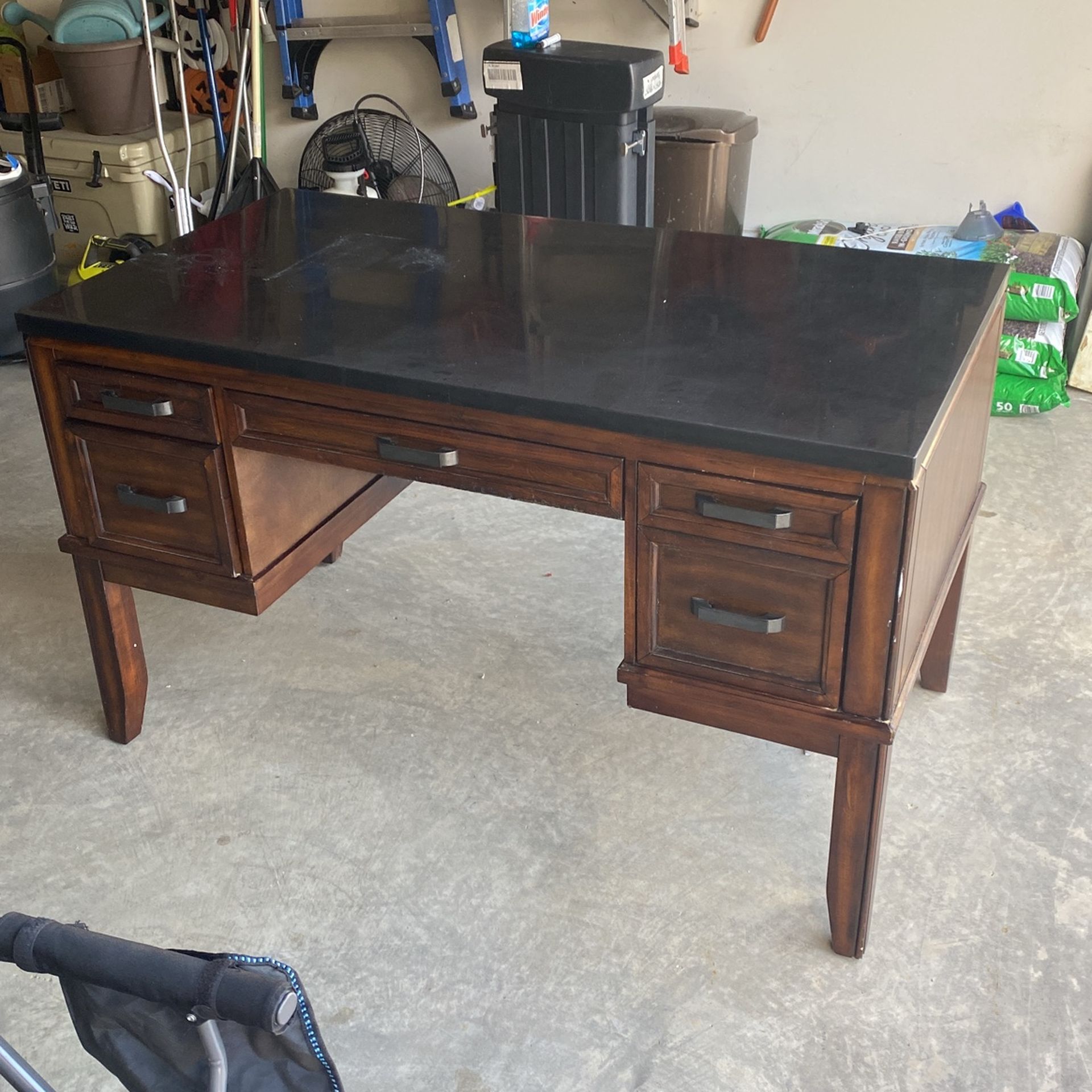 Desk For sale