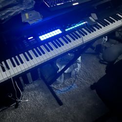 Novation Launchkey 88 Key Midi Keyboard 