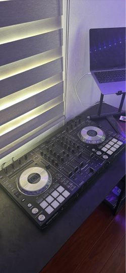 Pioneer DDJ-SX2 DJ Controller