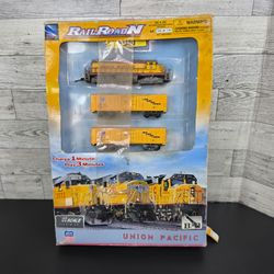 Vintage Rare UNION PACIFIC - Rail Road N NewRay : SD-40 Locomotive + Tracks NEW