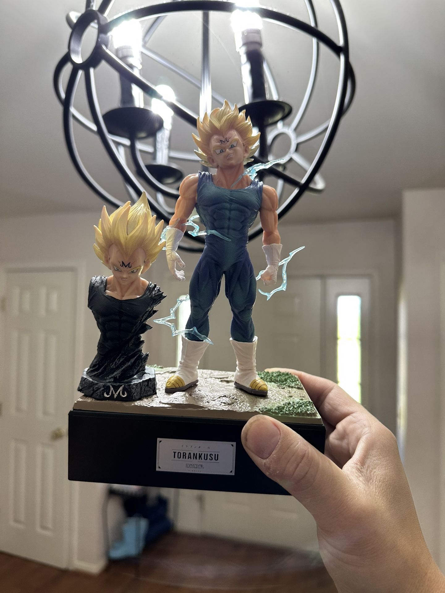 dragonball vegeta action figure (with 2 head and 2 hand can change)