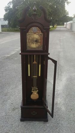 Fugit grandfather clock