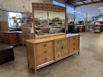 THOMASVILLE Vintage Oak 9 Drawer Triple Dresser with Geometric Paneled Door Fronts and Mirror