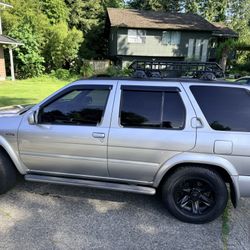 2004 Nissan Pathfinder LE