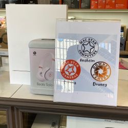 13”MacBook Air M4 256SSD With Beats Solo 4 Headset 