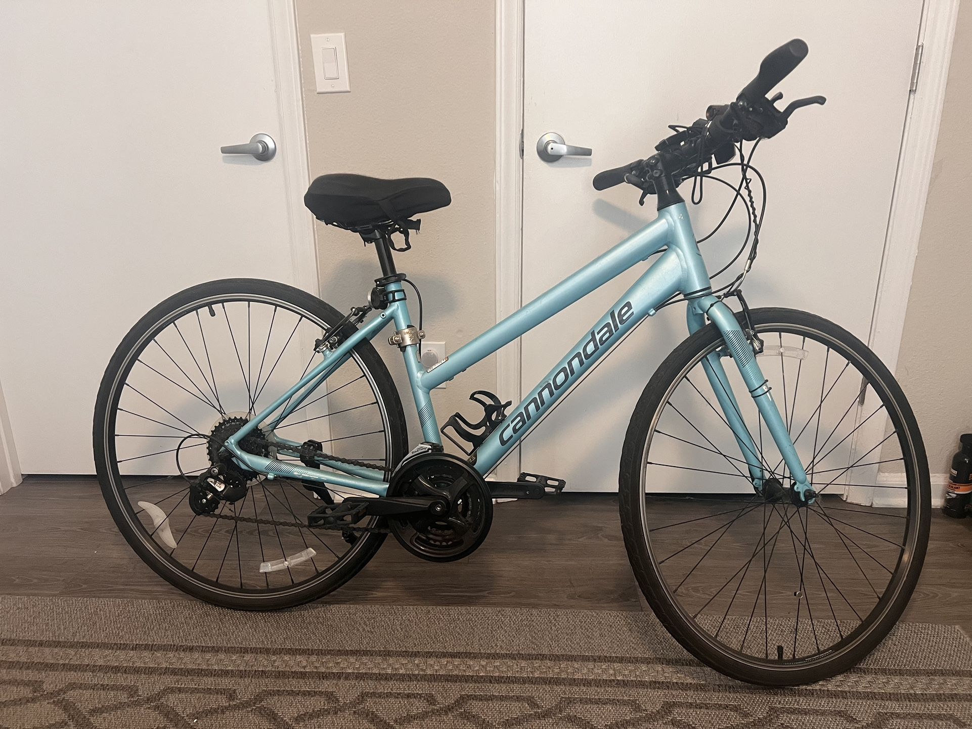 Women’s Cannondale Bike