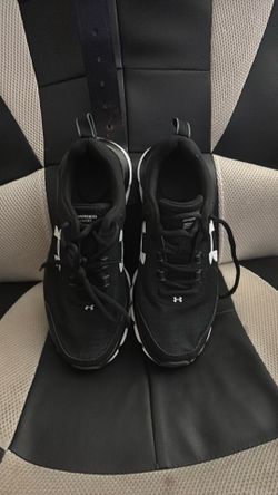 Under Armour Men’s Charged Assert 10 Lace Up Low Top Sneakers Black White Logo