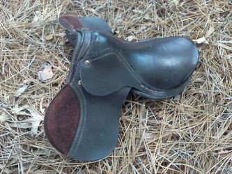Miniature English saddle