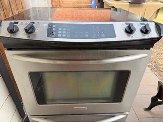 Fridgidaire Stove/Hood