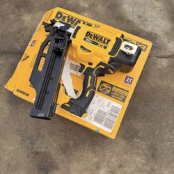 DEWALT 20-Volt 21° Cordless Framing Nailer (Tool-Only)