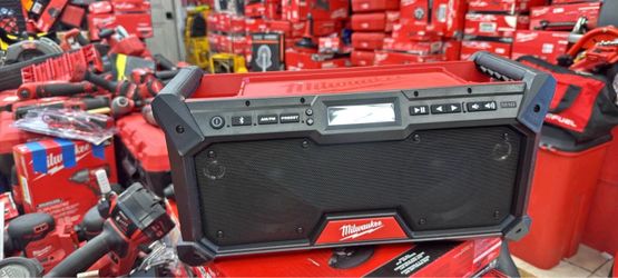 Milwaukee m18 jobsite radio tool only