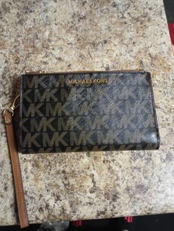Michael Kors Wrislet Wallet 