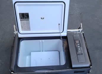 30 Quart (28L) Portable Fridge w/ Insulated Bag 