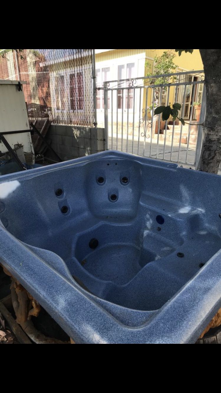 Weslo hot tub