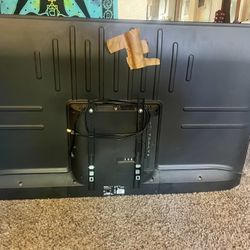 $500 For 2 TVS MUST GO (COMES W ROKU REMOTES) 